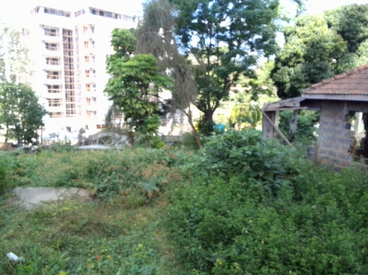 Prime 1-Acre Land on Raphta Road